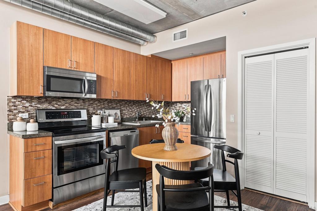 1080 Park Blvd - photo 9
