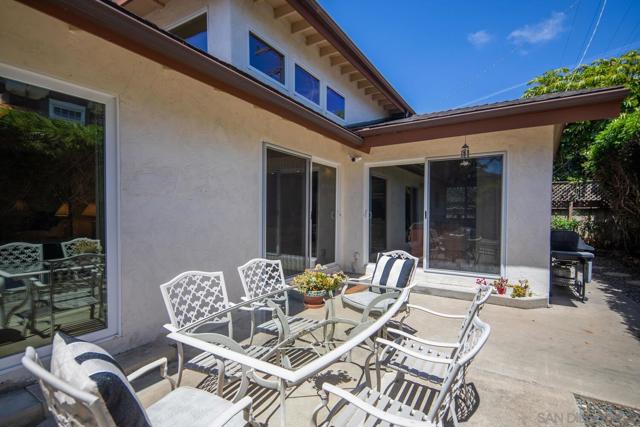 701 Balboa Avenue, Coronado CA: https://media.crmls.org/mediaz/f0851d7a-1e70-4566-a6bd-1aa5b97857db.jpg