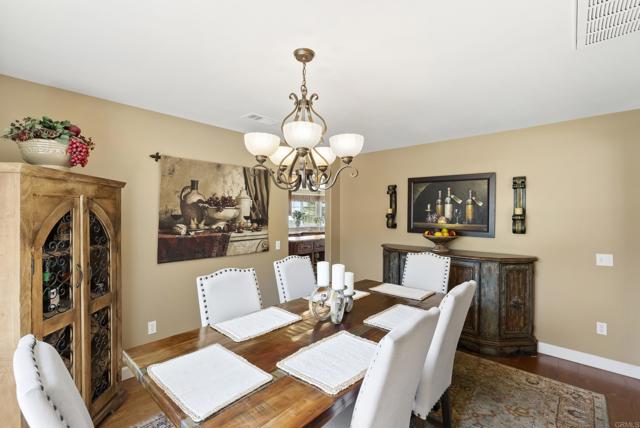 Detail Gallery Image 13 of 63 For 13658 Sage Mountain Lane, Jamul,  CA 91935 - 4 Beds | 3 Baths