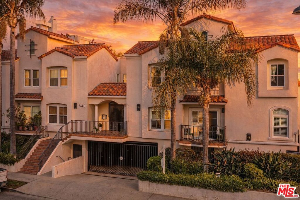 640 N Sweetzer Avenue #10