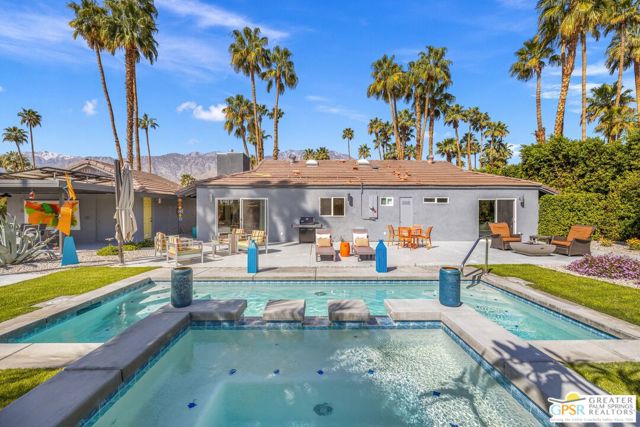 1244 S San Mateo Drive, Palm Springs CA: https://media.crmls.org/mediaz/f0869bfc-b928-4c1c-b3a0-17bfc8cdb637.jpg