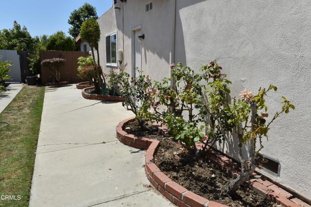 1101 Novato Drive, Oxnard CA: https://media.crmls.org/mediaz/f086df41-4ef2-4ce4-af3a-dfc8c209ff97.jpg