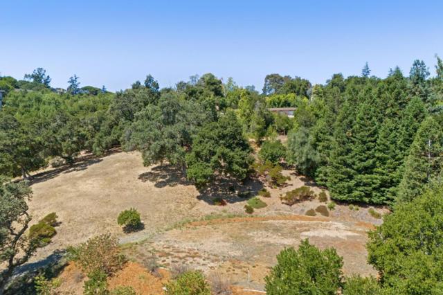 941 High Road, Woodside CA: https://media.crmls.org/mediaz/f0874382-4246-4171-a9be-6252362cc063.jpg