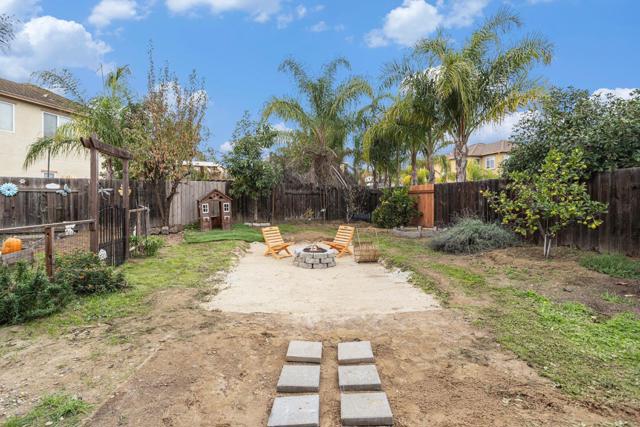 130 Ridge Crest Court, Oakley CA: https://media.crmls.org/mediaz/f087b0e1-372f-433b-b6e4-6b04e37f0e8b.jpg