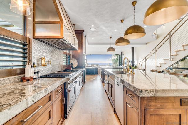 282 Neptune Avenue, Encinitas CA: https://media.crmls.org/mediaz/f088aa28-a599-457f-8440-1e78c1f4c9b4.jpg