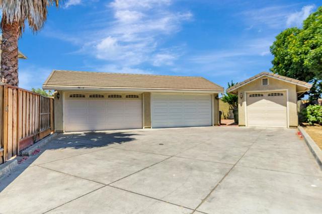 425 Carpentier Way, San Jose CA: https://media.crmls.org/mediaz/f088df97-e035-4678-8552-5a2c2e00cba2.jpg
