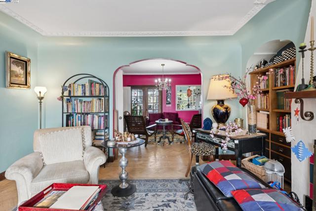 658 30Th Ave, San Francisco CA: https://media.crmls.org/mediaz/f089195e-2b38-4492-baa3-72170a9843a9.jpg