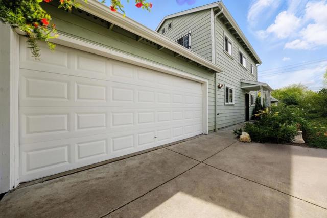 2930 Magnolia Street, Oakland CA: https://media.crmls.org/mediaz/f0895b31-f771-4f73-b136-878817fd44b2.jpg