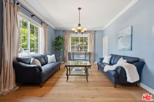 23040 Blue Bird Drive, Calabasas CA: https://media.crmls.org/mediaz/f0896e31-ea9d-4371-b554-40c2ad68d00d.jpg
