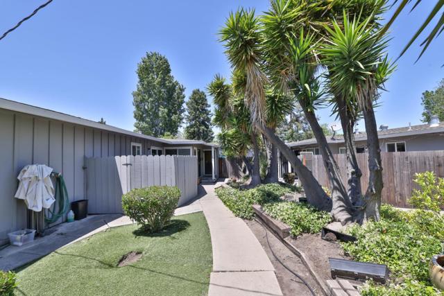 1005 Jones Court, Redwood City CA: https://media.crmls.org/mediaz/f089e086-3f84-4056-a811-dbff0c2d4996.jpg