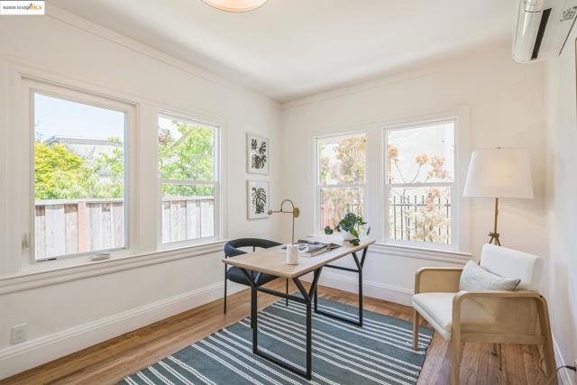 1515 Derby St, Berkeley CA: https://media.crmls.org/mediaz/f08a393a-7ee1-422d-b3ae-ff02745ed5bf.jpg