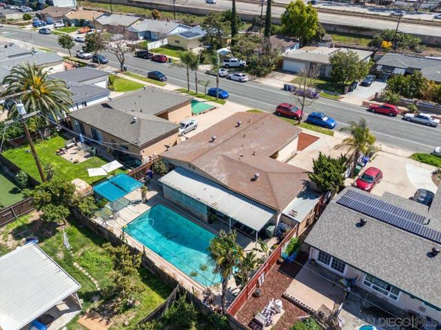 632 Sandalwood Dr, El Cajon CA: https://media.crmls.org/mediaz/f08be12e-96a2-418c-bda0-7bb5dd31d670.jpg