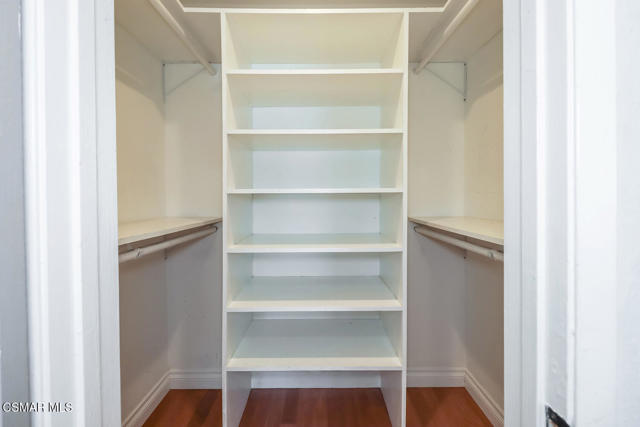 18411 Hatteras Street, Tarzana CA: https://media.crmls.org/mediaz/f08c5915-2260-48dd-970d-36c408a621aa.jpg