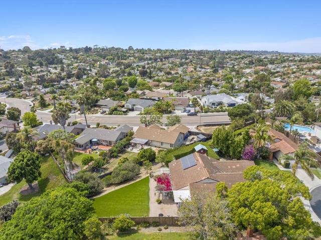 602 HOLLYRIDGE DRIVE, Encinitas CA: https://media.crmls.org/mediaz/f08ca6b0-a38b-43e9-8779-318df49b61aa.jpg