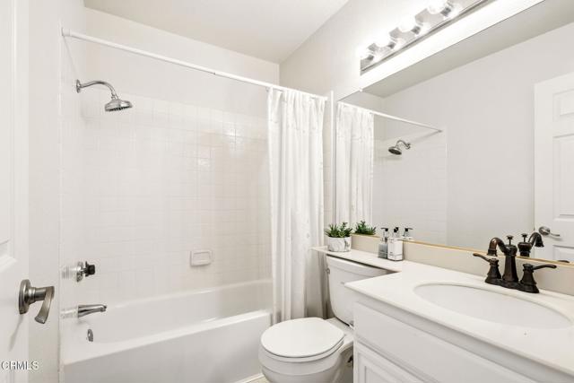 848 Paseo Tosamar, Camarillo CA: https://media.crmls.org/mediaz/f08ccee9-d3da-45a2-9f9a-538563cbbb64.jpg
