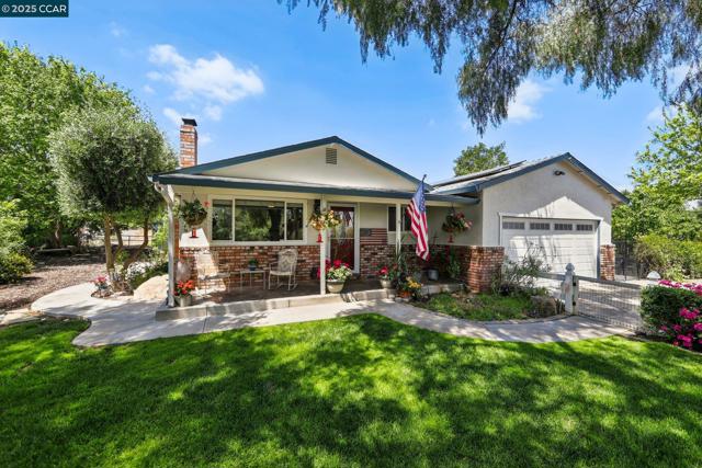 91 Lozoya Way, Oakley CA: https://media.crmls.org/mediaz/f08cd8b8-42b2-4fdc-81f0-631b4b63a3c9.jpg