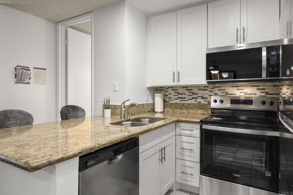 999 Pacific Street - photo 6