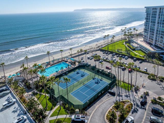 1820 Avenida Del Mundo, Coronado CA: https://media.crmls.org/mediaz/f08e1ed7-a740-4d2a-9177-8de5ab37d4fc.jpg