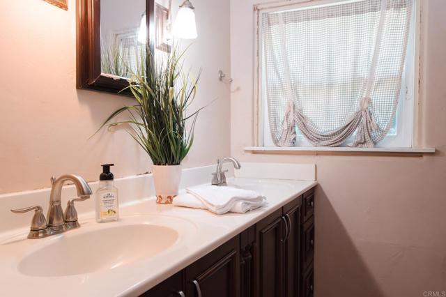 Detail Gallery Image 13 of 26 For 13965 Woods Valley Road, Valley Center,  CA 92082 - 3 Beds | 2 Baths