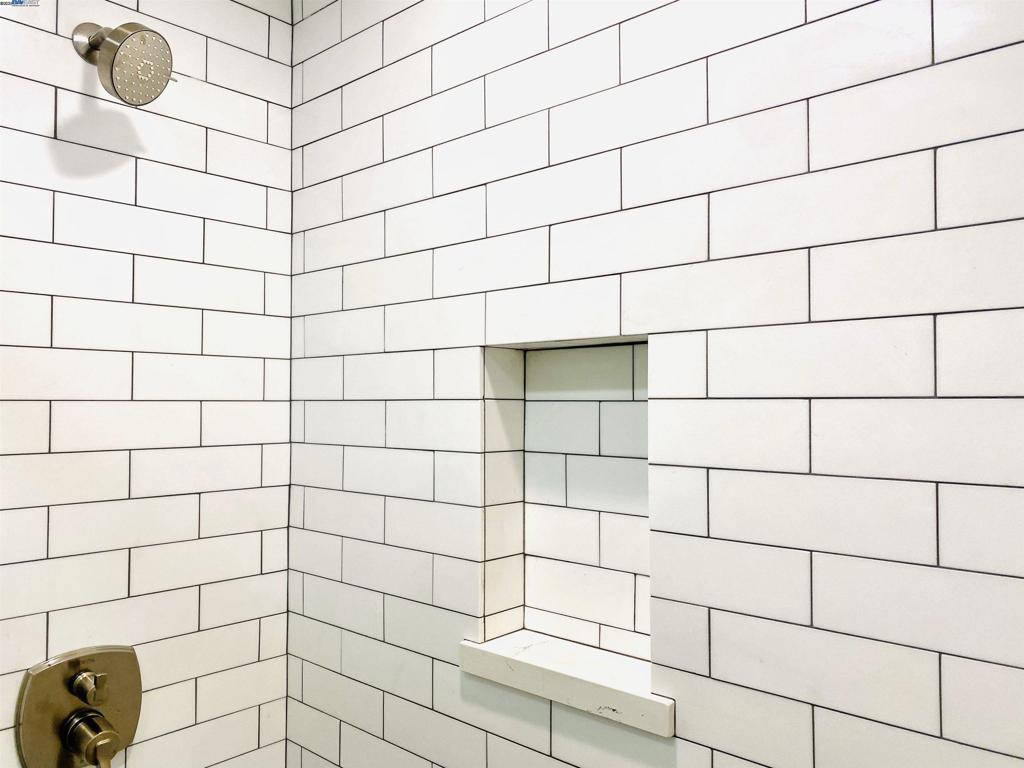 https://media.crmls.org/mediaz/f08e6bc0-b597-462f-9511-16e96607db93.jpg?preset=X-Large