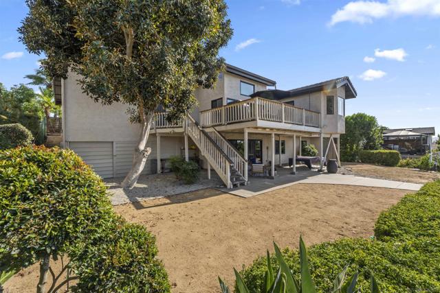 17924 Saint Andrews Dr, Poway CA: https://media.crmls.org/mediaz/f08e90db-2f40-4064-ad4f-5f011955741f.jpg