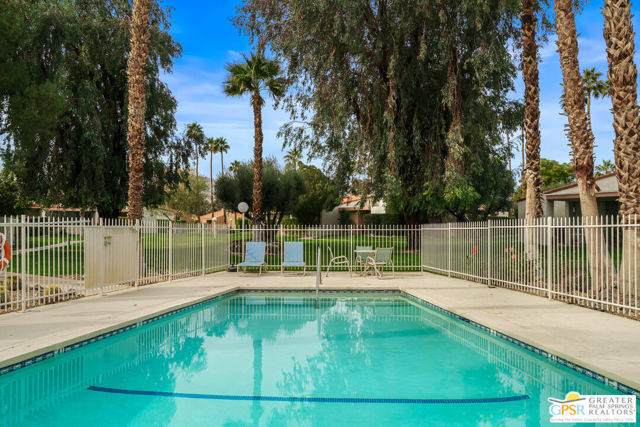 2522 N Whitewater Club Drive #D, Palm Springs, CA 92262