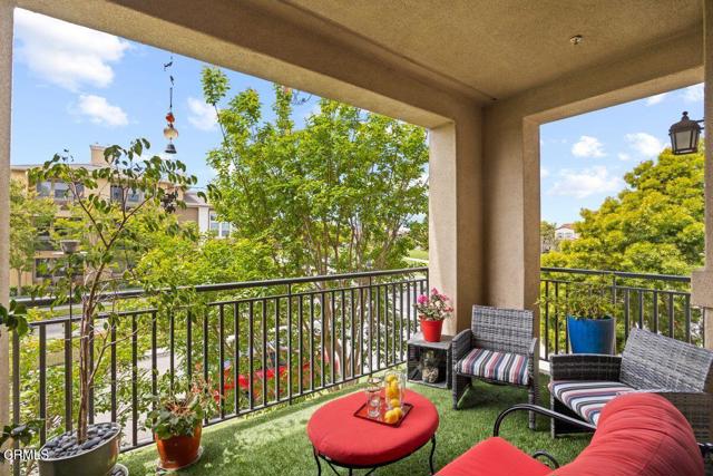 3004 Moonlight Park Avenue, Oxnard CA: https://media.crmls.org/mediaz/f08f6364-5491-4030-9000-b396194c300d.jpg