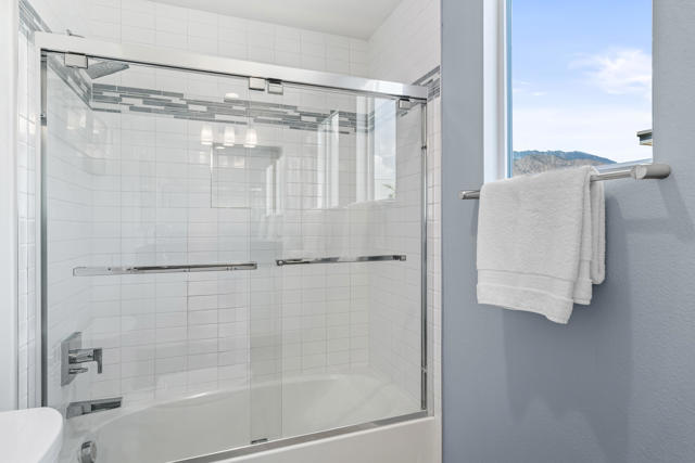 176 Vibe Way, Palm Springs CA: https://media.crmls.org/mediaz/f091531c-2470-4f9c-a9e6-63ee42b2d396.jpg