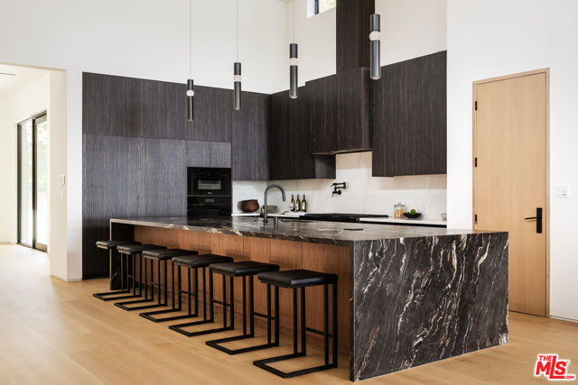 29800 Cuthbert Road, Malibu CA: https://media.crmls.org/mediaz/f09183e0-3678-4148-84a2-dab2f74a1d63.jpg
