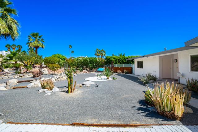 2360 N Palermo Drive, Palm Springs CA: https://media.crmls.org/mediaz/f09190ed-8870-43fa-a22c-56793d5b7a8b.jpg