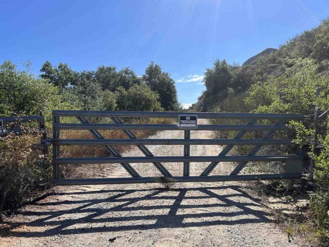17441 Dos Picos Park Road, Ramona CA: https://media.crmls.org/mediaz/f0920031-dcb7-437d-8aed-c8fe640aec0d.jpg