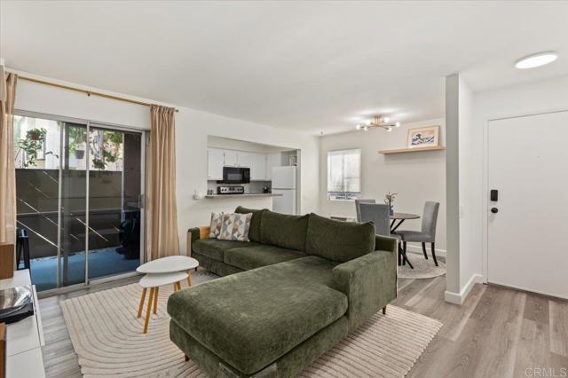Detail Gallery Image 4 of 37 For 7980 Mission Center Ct #F,  San Diego,  CA 92108 - 1 Beds | 1 Baths