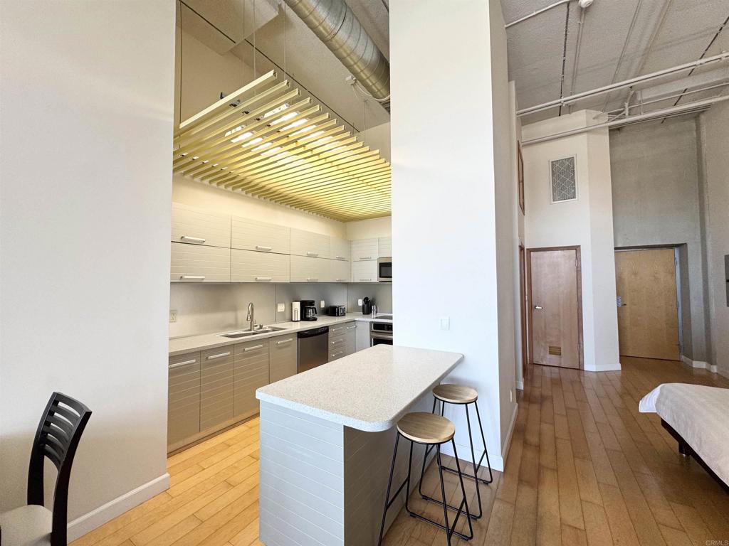 550 Seagaze Drive - photo 5