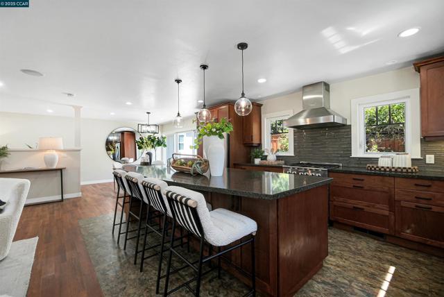 2501 Biscay Way, Walnut Creek CA: https://media.crmls.org/mediaz/f0934746-fd9e-4b00-9276-ac9e7b27d792.jpg