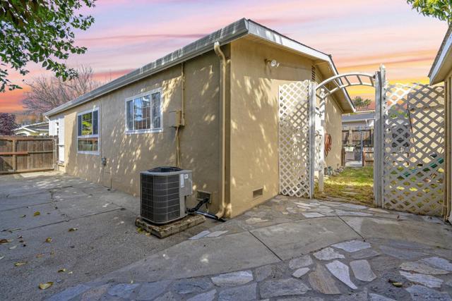 41235 Norman Court, Fremont CA: https://media.crmls.org/mediaz/f0937067-69b4-4095-8417-84da86c9d217.jpg