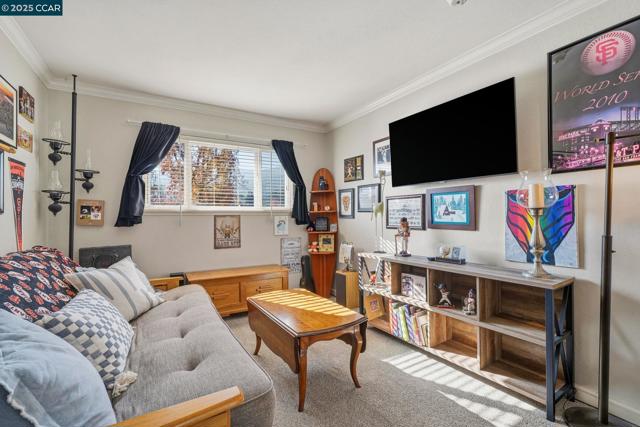 7519 Driftwood Way, Pleasanton CA: https://media.crmls.org/mediaz/f0939737-3cad-4e70-94f0-429d8052e6dd.jpg