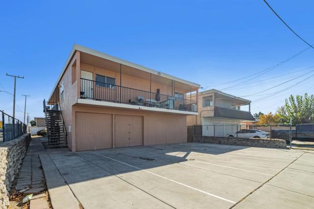748 Clara Street, Oakland CA: https://media.crmls.org/mediaz/f093ceb2-7373-4a20-899b-aa7b8a75b821.jpg