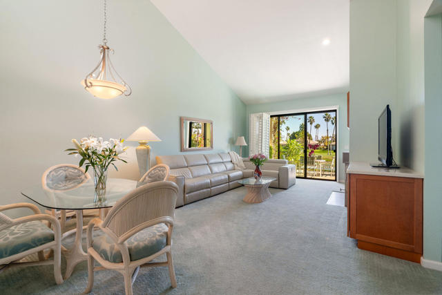 54396 Shoal Creek, La Quinta CA: https://media.crmls.org/mediaz/f093ffe6-7296-497c-947e-3ded95177052.jpg