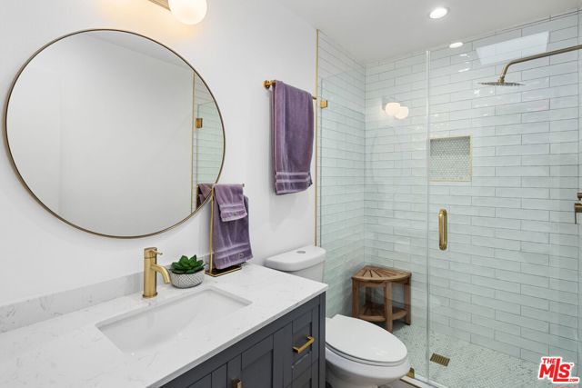 5254 Yarmouth Avenue, Encino CA: https://media.crmls.org/mediaz/f0940200-1b69-4c59-ba61-3dfbbc6d96a9.jpg