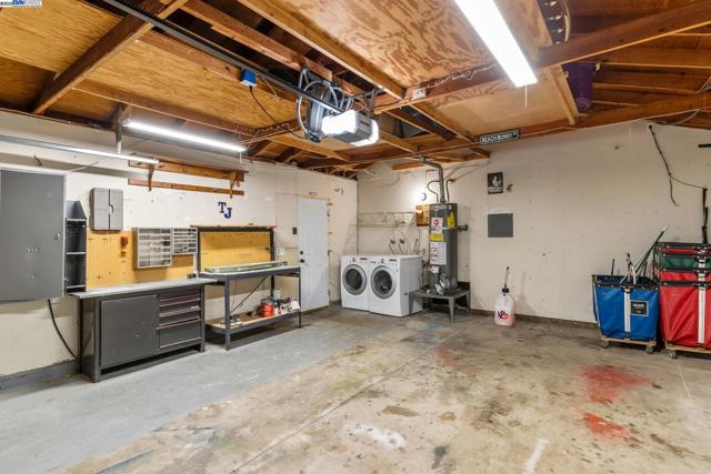 368 Helen Way, Livermore CA: https://media.crmls.org/mediaz/f0948220-6c37-4eb3-9568-fba6b33c4c2e.jpg