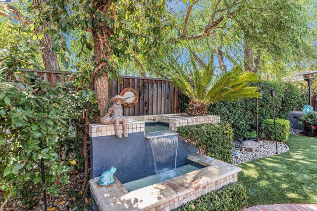 2460 Magnolia Way, Morgan Hill CA: https://media.crmls.org/mediaz/f094958c-492c-47e0-837d-108ec6a57eb0.jpg