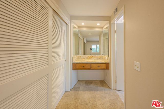 3926 Corte Cancion, Thousand Oaks CA: https://media.crmls.org/mediaz/f095644f-71e0-4b43-8ef3-20706c2080ef.jpg