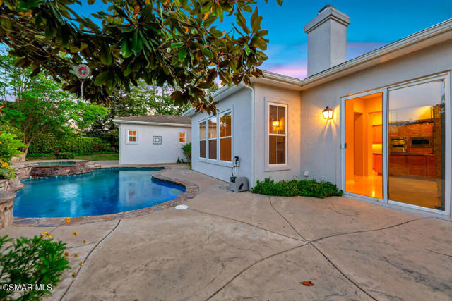 1048 Via Adorna, Newbury Park CA: https://media.crmls.org/mediaz/f0961ace-5dcb-494e-aa9a-cc9c7de9b650.jpg
