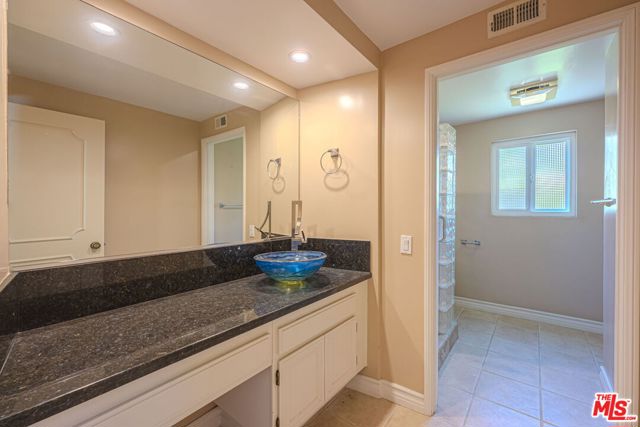 3926 Corte Cancion, Thousand Oaks CA: https://media.crmls.org/mediaz/f0975760-5fff-4b30-b78c-1fd8f8b5f6c7.jpg