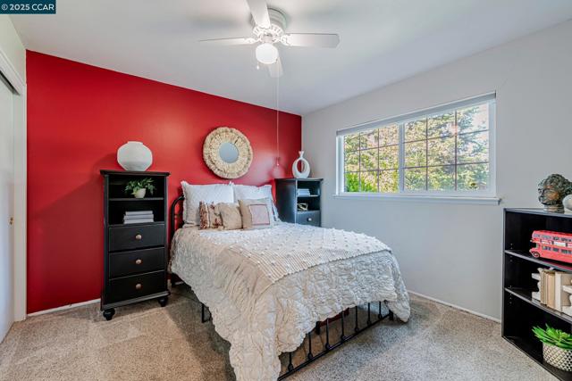 49 Terra Bella Dr, Walnut Creek CA: https://media.crmls.org/mediaz/f09815df-cff3-4e69-afad-8088bd68bba5.jpg