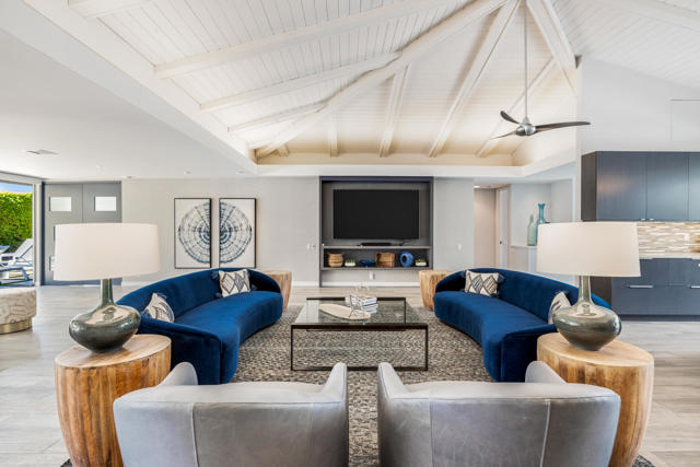 580 W Panga Way, Palm Springs CA: https://media.crmls.org/mediaz/f0987095-3fec-4244-8da5-f3a5c1d9a740.jpg
