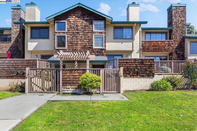 43163 Grimmer Ter, Fremont CA: https://media.crmls.org/mediaz/f0987298-ccf4-48c7-b57a-5b403fbdcd79.jpg