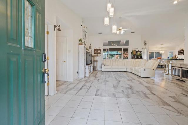 2920 Aspen Glow Lane, Redding CA: https://media.crmls.org/mediaz/f0989f01-07a8-4b96-bde3-3d901da3cff2.jpg