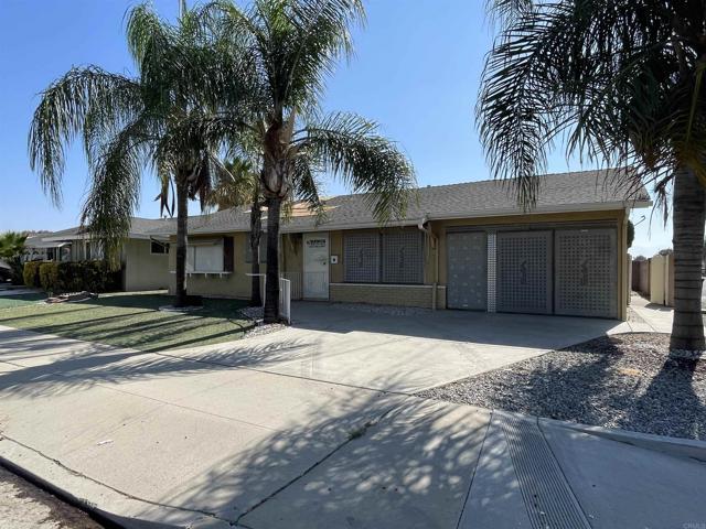 Detail Gallery Image 2 of 36 For 570 S Lyon Ave, Hemet,  CA 92543 - 2 Beds | 2 Baths