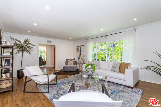 3634 Mandeville Canyon Road, Los Angeles CA: https://media.crmls.org/mediaz/f0995c2a-fb63-40f4-a36f-2d8a78583d7e.jpg